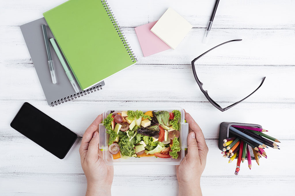 DimmidiSì insalata per pranzo in ufficio